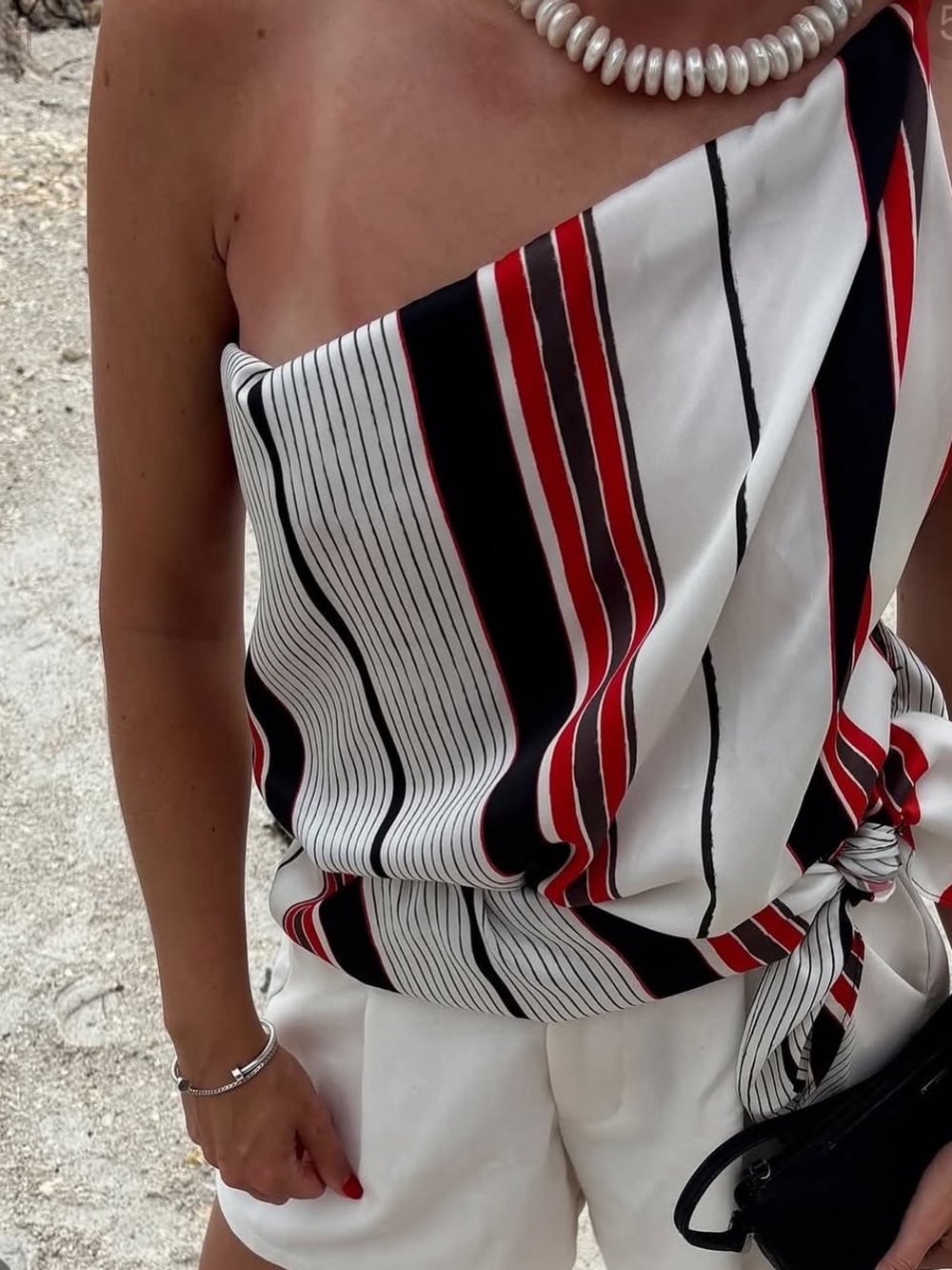 NEW ZARA BLOGGER FAV ASYMMETRICAL STRIPED TOP SIZE M 
🚨FIRM PRICE NO DISCOUNT